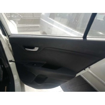 GUARNECIDO PUERTA TRASERA DERECHA 