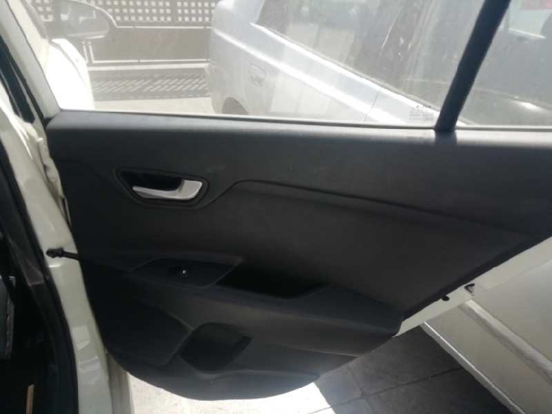 Recambio de guarnecido puerta trasera derecha para kia rio 1.0 t-gdi hybrid referencia OEM IAM   