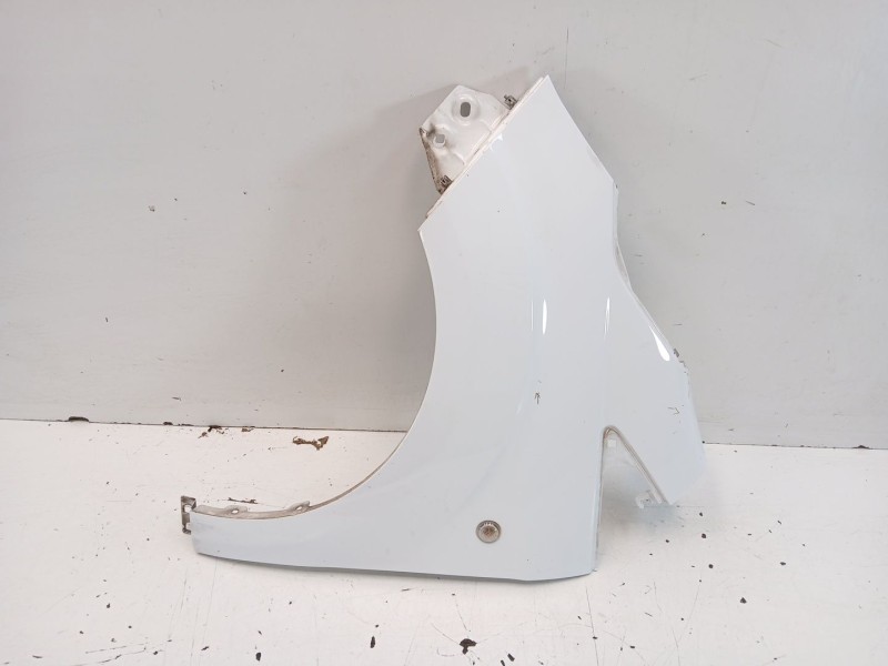 Recambio de aleta delantera izquierda para ford transit courier b460 furgoneta/monovolumen 1.5 ecoblue referencia OEM IAM 254555