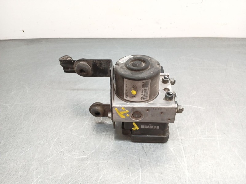 Recambio de abs para ford focus berlina (cap) 1.6 16v cat referencia OEM IAM 3m512m110ga  
