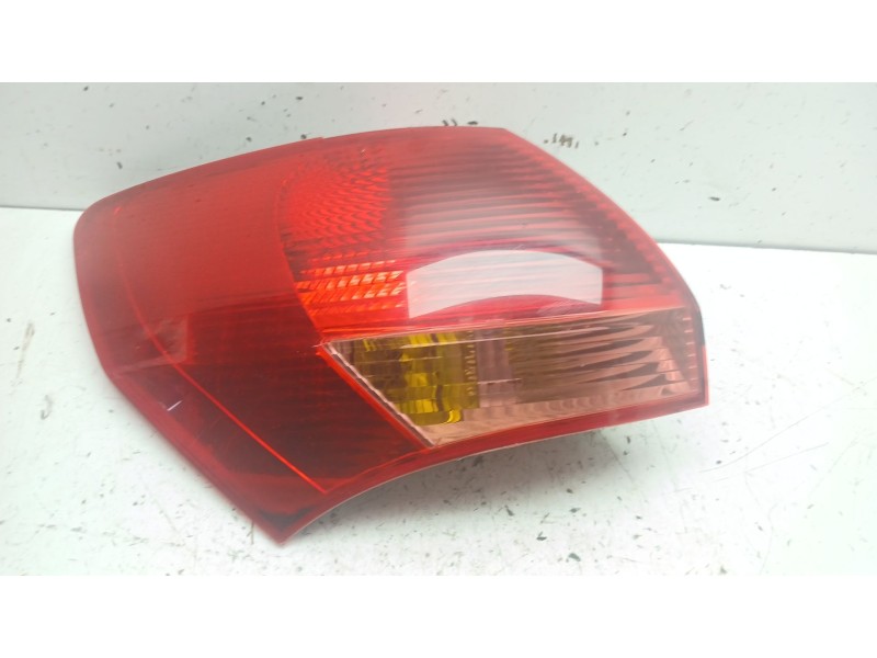 Recambio de piloto trasero izquierdo para kia venga (yn) 1.4 crdi 90 referencia OEM IAM 92401-1P000 924011P000 