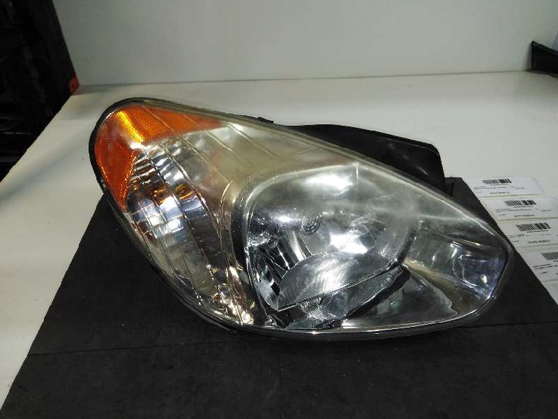 Recambio de faro derecho para hyundai accent (mc) gl referencia OEM IAM  MONOPTICA PARA PULIR