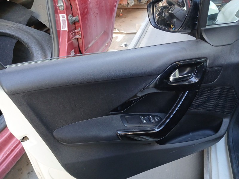 Recambio de guarnecido puerta delantera izquierda para peugeot 208 i (ca_, cc_) 1.6 hdi / bluehdi 75 referencia OEM IAM   