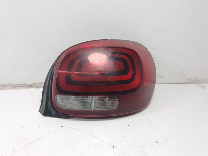 Recambio de piloto trasero derecho para citroën c3 iii (sx) 1.2 vti 82 lpg referencia OEM IAM 9112257480  