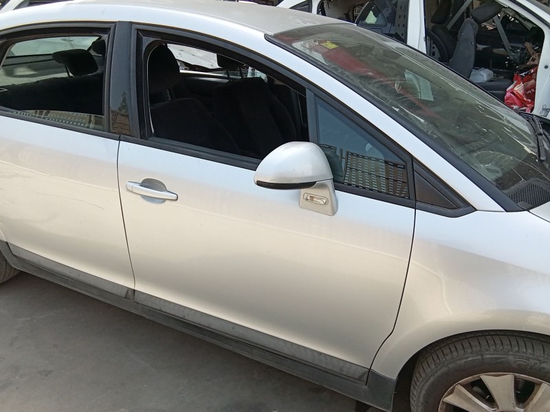 Recambio de puerta delantera derecha para citroën c4 i sedán 1.6 hdi referencia OEM IAM 9004W4  