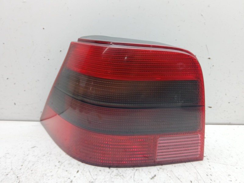 Recambio de piloto trasero izquierdo para volkswagen golf iv (1j1) 1.9 tdi referencia OEM IAM 1J6945095Q  