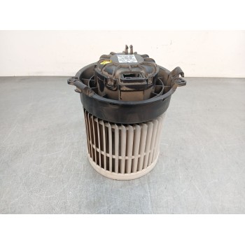 Recambio de motor calefaccion para ssangyong tivoli limited 4x2 referencia OEM IAM 4051076  