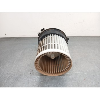 Recambio de motor calefaccion para ssangyong tivoli limited 4x2 referencia OEM IAM 4051076  