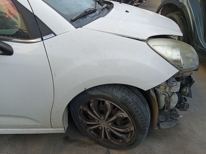 Recambio de aleta delantera derecha para citroën c3 ii (sc_) 1.4 referencia OEM IAM 7841Z7  