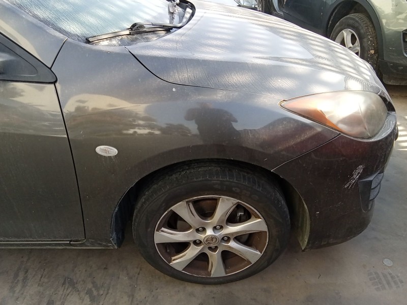 Recambio de aleta delantera derecha para mazda 3 sedán (bl) 1.6 mzr cd (bl12) referencia OEM IAM BBP852111B  