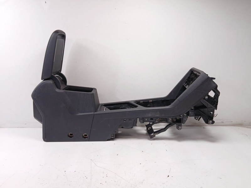 Recambio de apoyabrazos central para volkswagen tiguan (ad1, ax1) 2.0 tdi 4motion referencia OEM IAM 5NB863241E  