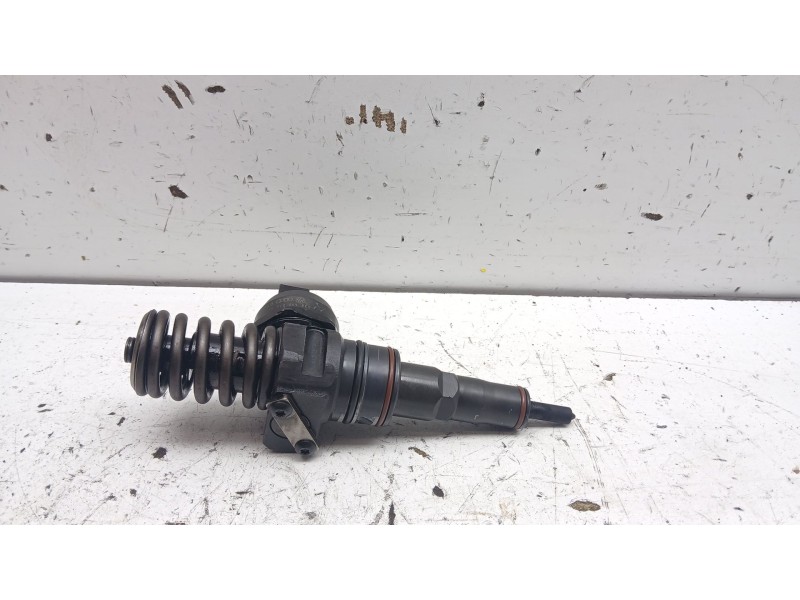 Recambio de inyector para seat ibiza iii (6l1) 1.9 tdi referencia OEM IAM 038130073aJ 0414720215 