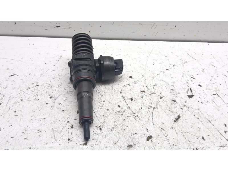 Recambio de inyector para seat ibiza iii (6l1) 1.9 tdi referencia OEM IAM 038130073aJ 0414720215 