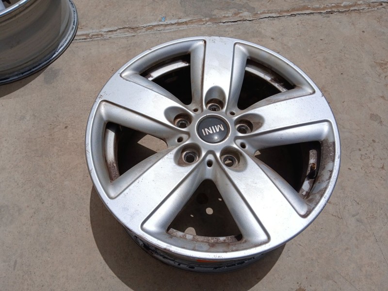 Recambio de llanta para mini mini countryman (r60) one d referencia OEM IAM 9811729  