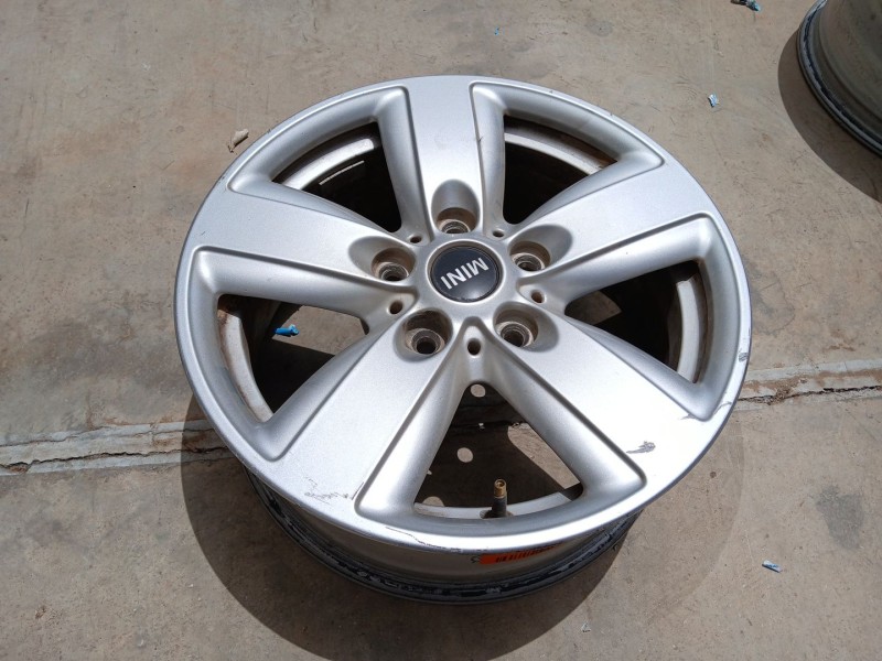 Recambio de llanta para mini mini countryman (r60) one d referencia OEM IAM 9811729  