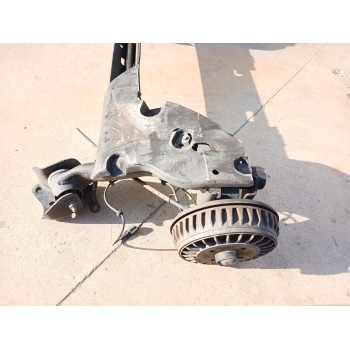 Recambio de puente trasero para renault clio iv limited referencia OEM IAM 555011803R  