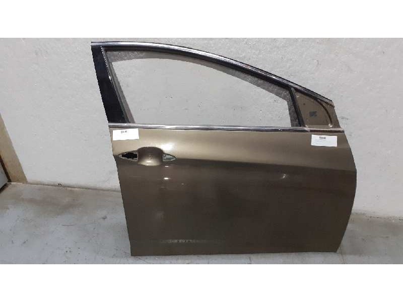 Recambio de puerta delantera derecha para hyundai i40 cw gl comfort referencia OEM IAM 760043Z000 MARRÓN CLARO 