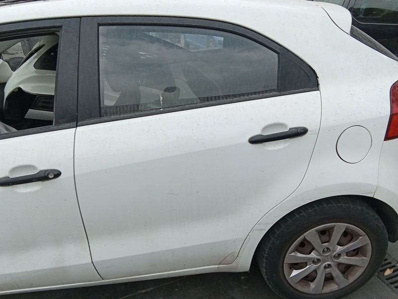 Recambio de puerta trasera izquierda para kia rio iii (ub) 1.25 cvvt referencia OEM IAM 770031W210  