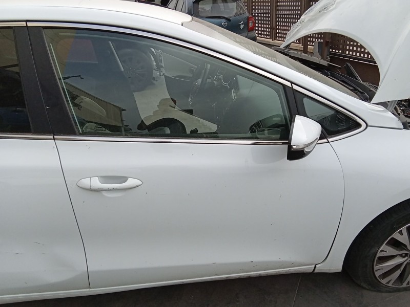 Recambio de puerta delantera derecha para kia cee´d (jd) 1.4 crdi 90 referencia OEM IAM 76004A2000  