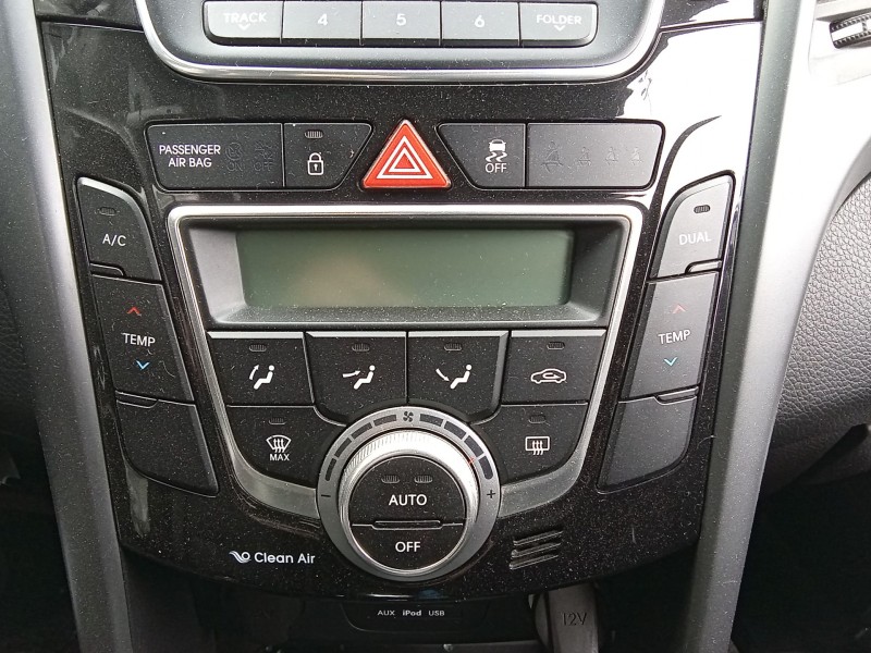 Recambio de mando climatizador para hyundai i30 (gd) 1.6 crdi referencia OEM IAM 97250A6001GU  
