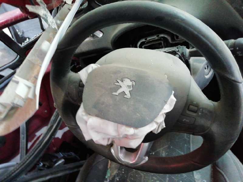Recambio de volante para peugeot 2008 (--.2013) style referencia OEM IAM 9896739515ZD TOCADO CON MANDOS