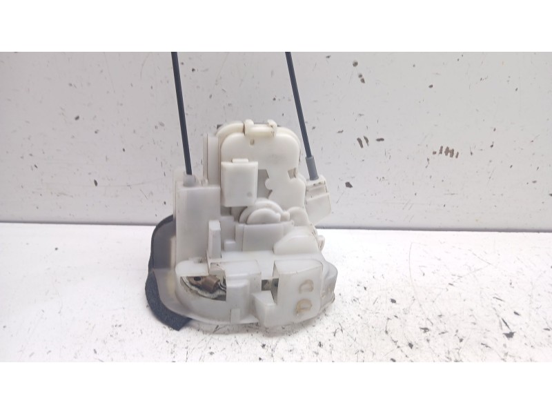 Recambio de cerradura puerta delantera derecha para subaru impreza g12 2.0 diesel cat referencia OEM IAM 61032FG240  