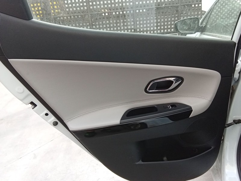 Recambio de guarnecido puerta trasera izquierda para kia cee´d (jd) 1.4 crdi 90 referencia OEM IAM 83307A2010DEB  