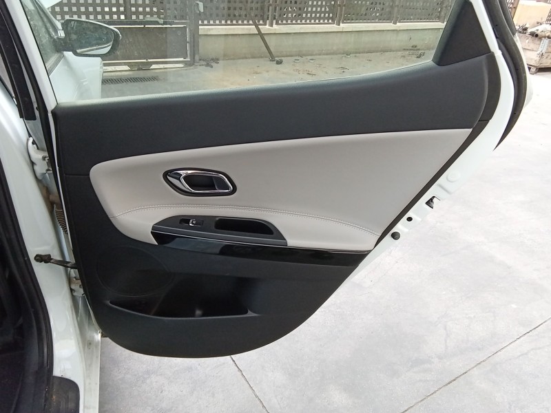 Recambio de guarnecido puerta trasera derecha para kia cee´d (jd) 1.4 crdi 90 referencia OEM IAM 83308A2010DEB  