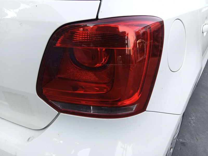 Recambio de piloto trasero derecho para volkswagen polo v (6r1, 6c1) 1.2 tsi referencia OEM IAM 6R0945096AH  