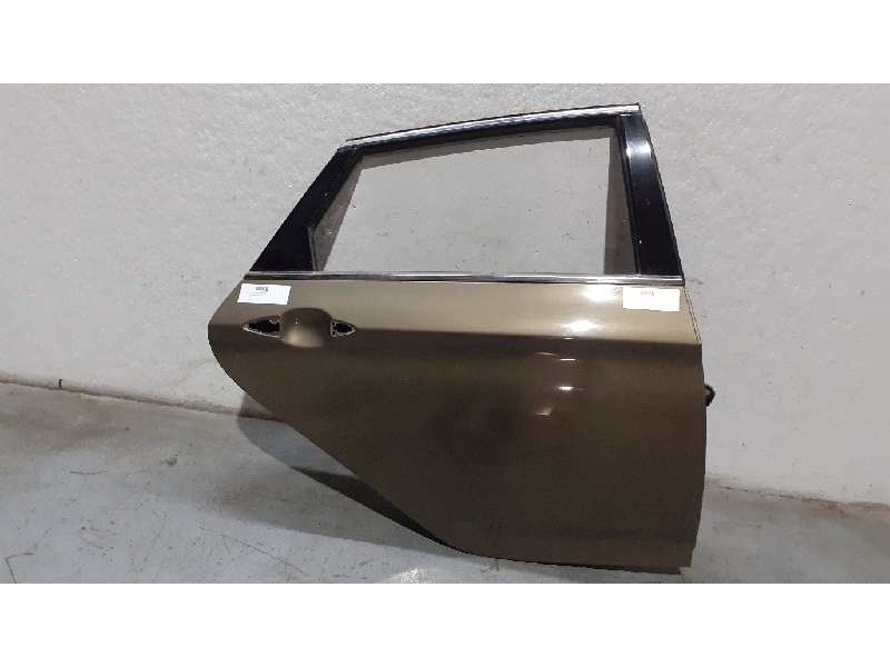Recambio de puerta trasera derecha para hyundai i40 cw gl comfort referencia OEM IAM 770043Z000 MARRÓN CLARO 