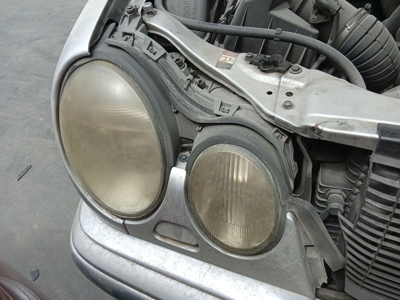 Recambio de faro derecho para mercedes-benz clase e (w210) e 300 turbo-d (210.025) referencia OEM IAM 2108200461  