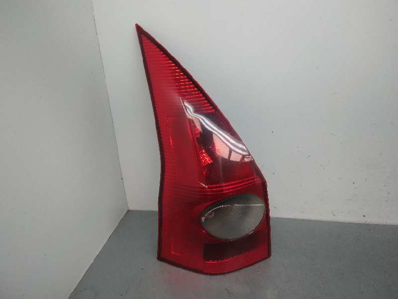 Recambio de piloto trasero izquierdo para renault megane ii familiar 1.9 dci diesel referencia OEM IAM 2VP964698 8200142684 