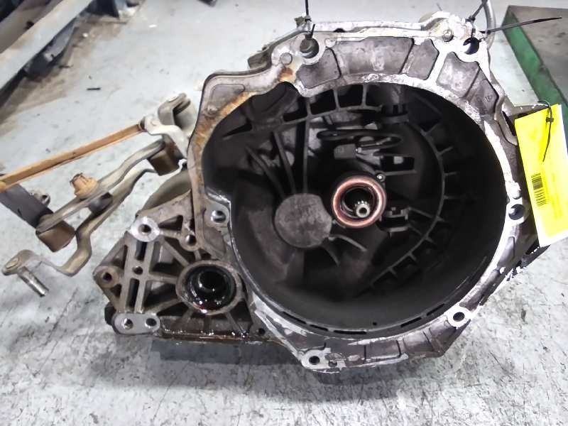 Recambio de caja cambios para opel corsa d ´´111 years´´ referencia OEM IAM  152.650km 