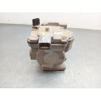 Recambio de compresor aire acondicionado para toyota yaris hybrid active referencia OEM IAM 0422001501  