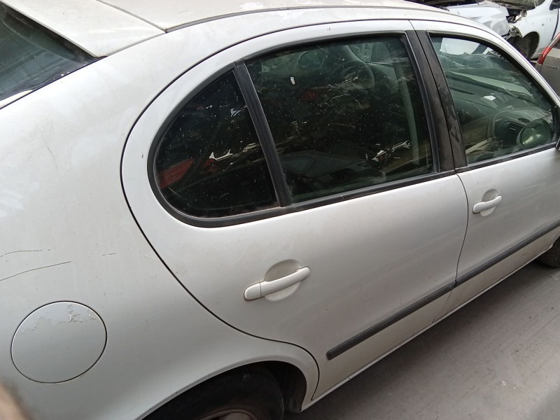 Recambio de puerta trasera derecha para seat leon (1m1) 1.9 tdi referencia OEM IAM 1M0833056N  