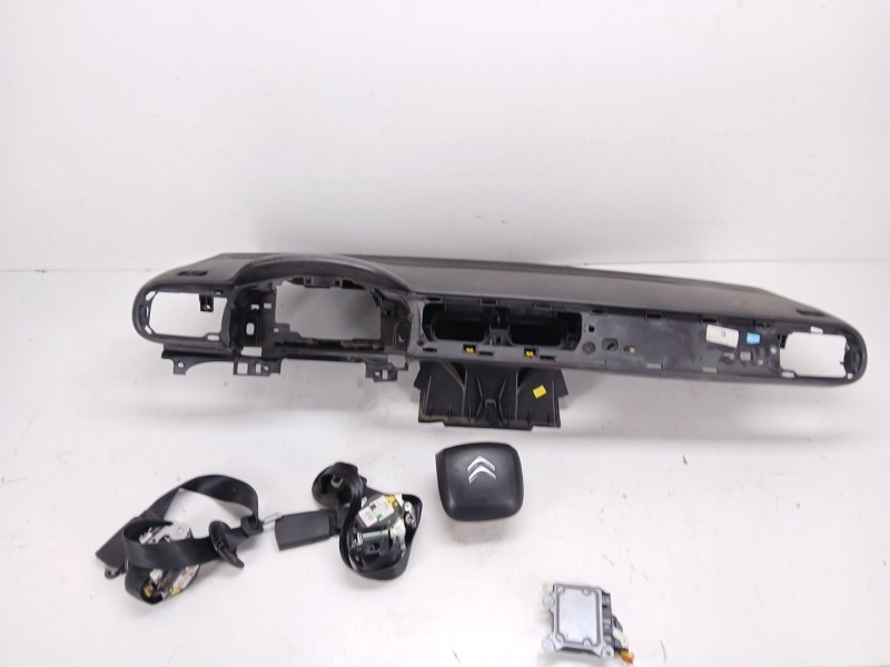 Recambio de kit airbag para citroën c3 iii (sx) 1.2 vti 82 lpg referencia OEM IAM 98128997ZD 9824809680 