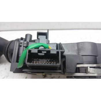 Recambio de mando multifuncion para toyota yaris hybrid active referencia OEM IAM 17f1443 173832 