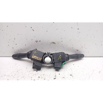 Recambio de mando multifuncion para toyota yaris hybrid active referencia OEM IAM 17f1443 173832 