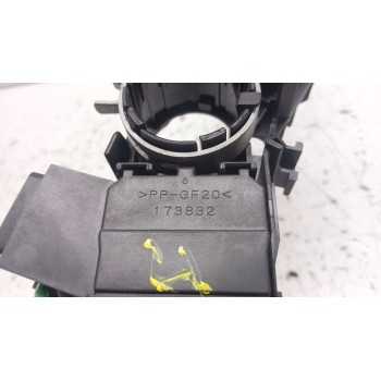 Recambio de mando multifuncion para toyota yaris hybrid active referencia OEM IAM 17f1443 173832 