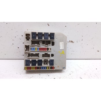 CAJA RELES / FUSIBLES 674660b 