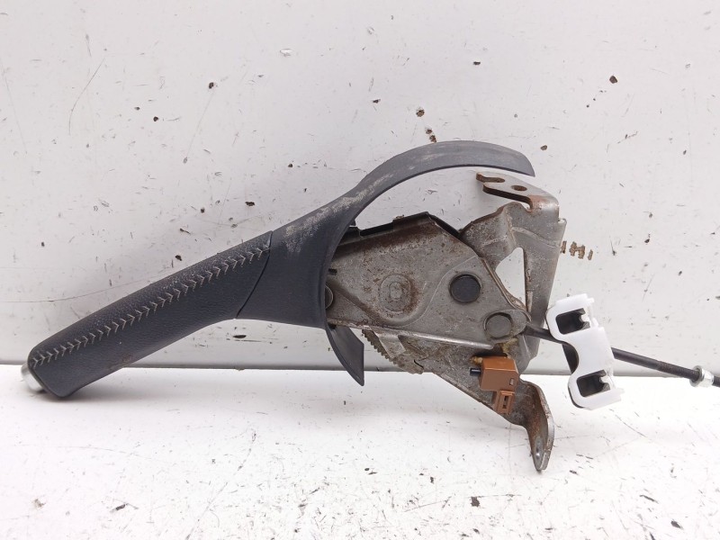 Recambio de palanca freno de mano para toyota yaris hybrid active referencia OEM IAM H165735  