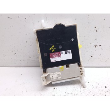 CAJA RELES / FUSIBLES 892210d870 8273052k40 mb381008010