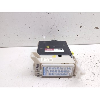 Recambio de caja reles / fusibles para toyota yaris hybrid active referencia OEM IAM 892210d870 8273052k40 mb381008010