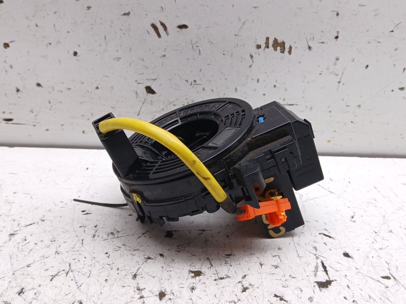 Recambio de anillo airbag para toyota yaris hybrid active referencia OEM IAM 892450d020  