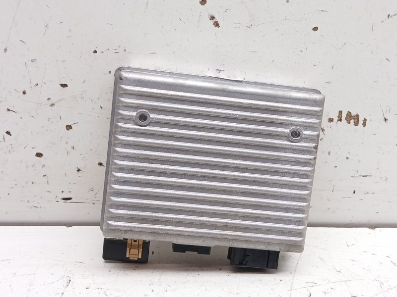 Recambio de modulo electronico para opel astra j gtc sportive referencia OEM IAM 13353284  