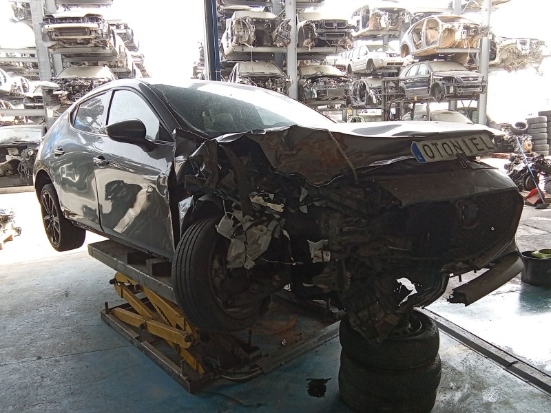 MAZDA 3 SEDÁN (BP_)