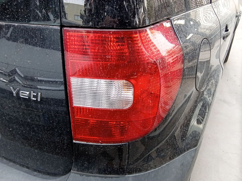 Recambio de piloto trasero derecho para skoda yeti (5l) 2.0 tdi referencia OEM IAM 5L0945112  