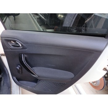 GUARNECIDO PUERTA TRASERA DERECHA 