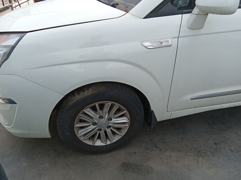 Recambio de aleta delantera izquierda para ssangyong rodius ii 2.0 xdi referencia OEM IAM 5181121200  