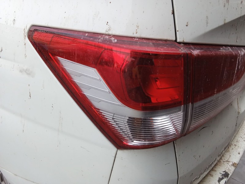Recambio de piloto trasero izquierdo para ssangyong rodius ii 2.0 xdi referencia OEM IAM 8360121500  